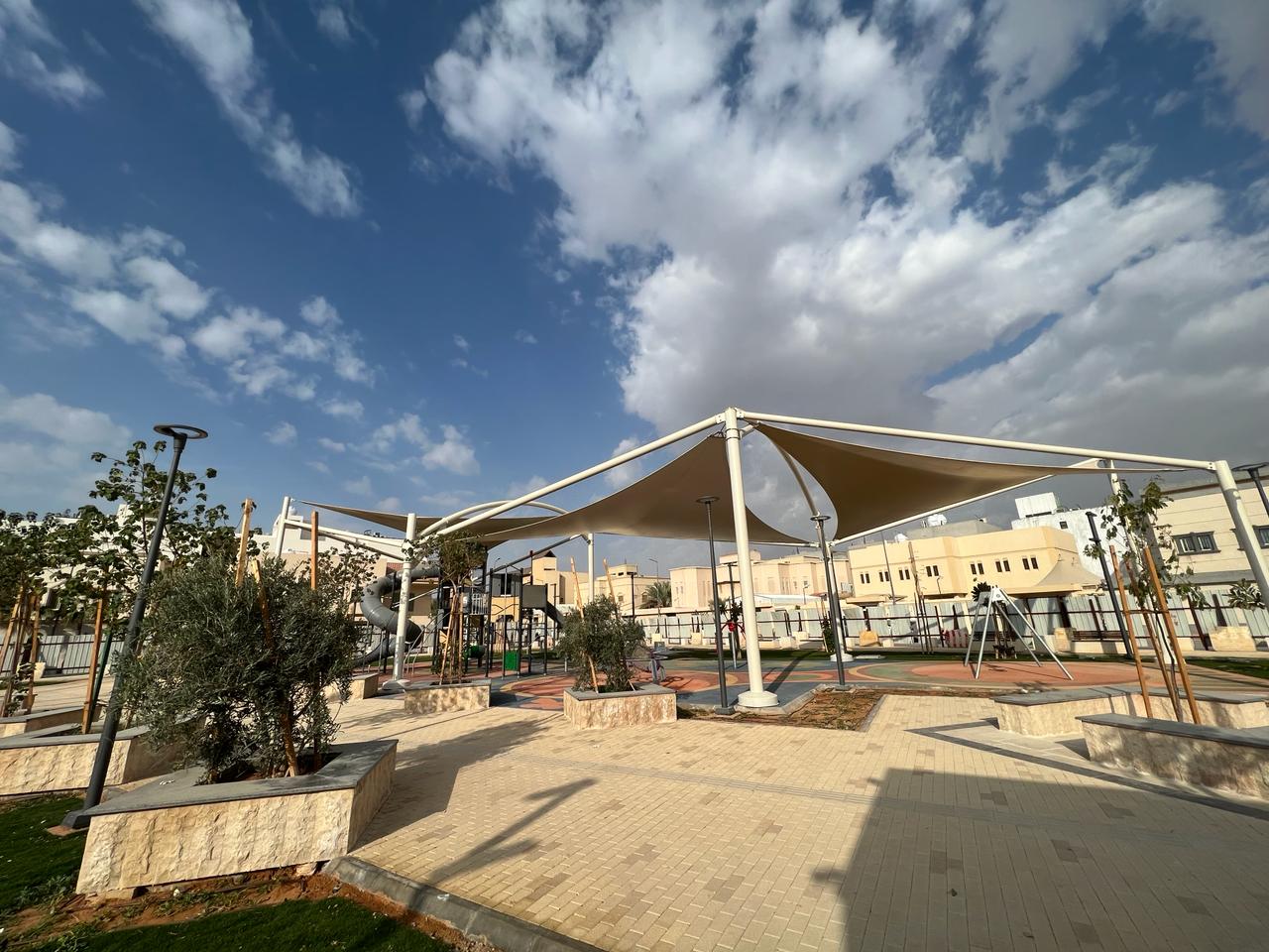 مظلات حدائق