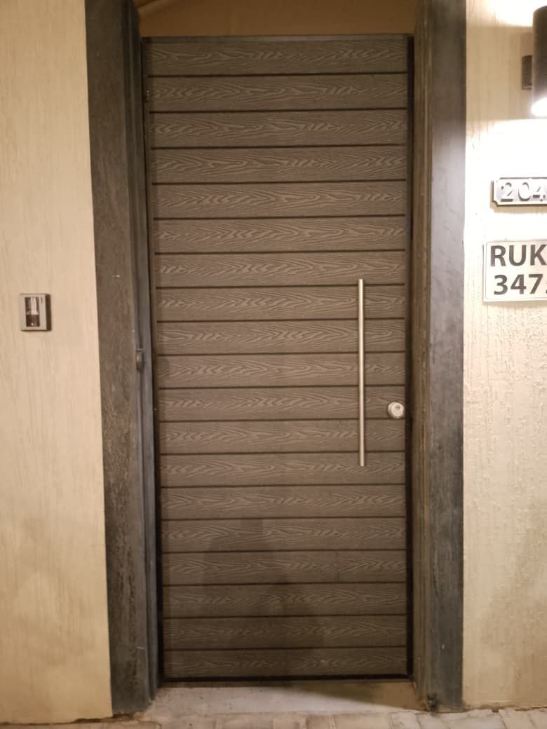 حلول متميزة لمظلات البلاستيك وتلبيس الأبواب البديل الخشبي