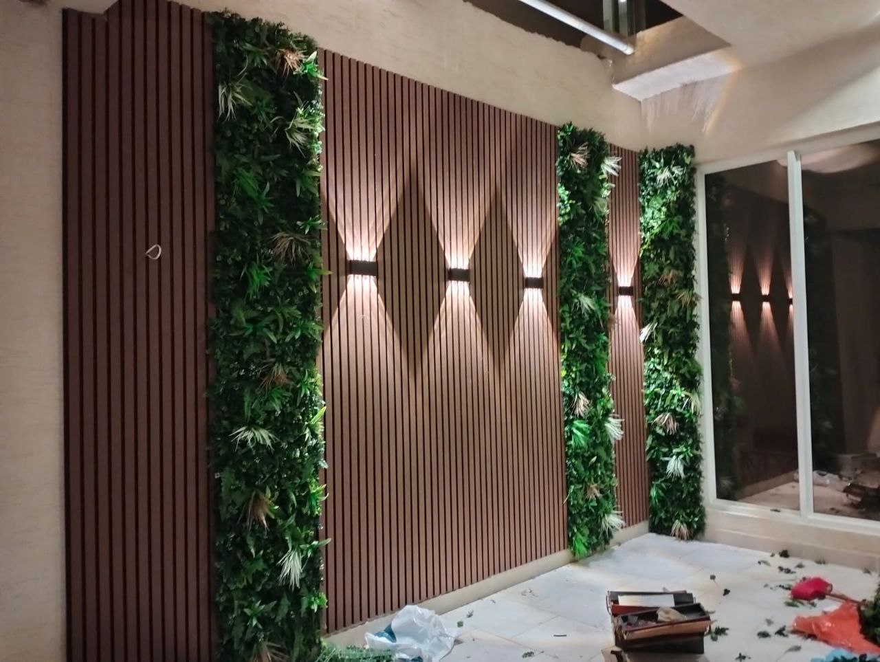 تركيب مظلات بلاستيكية وتلبيس الأبواب بديل الخشب