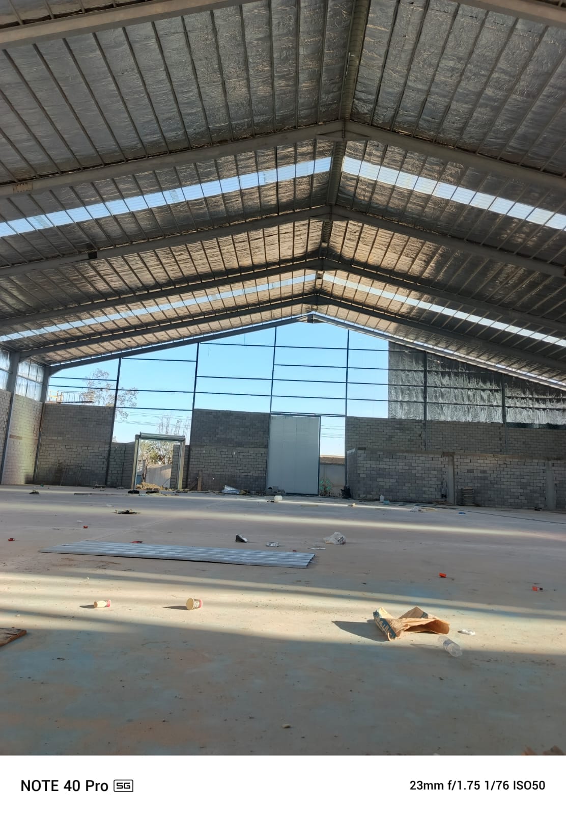 مقاول عام انشأ مستودعات هناقر من الاساس