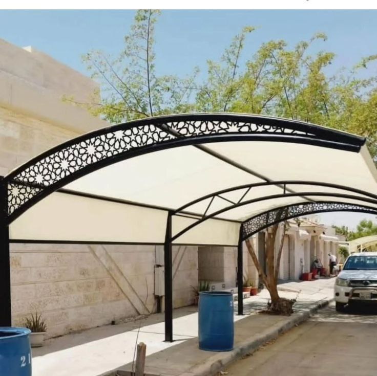 مظلات مواقف سيارات